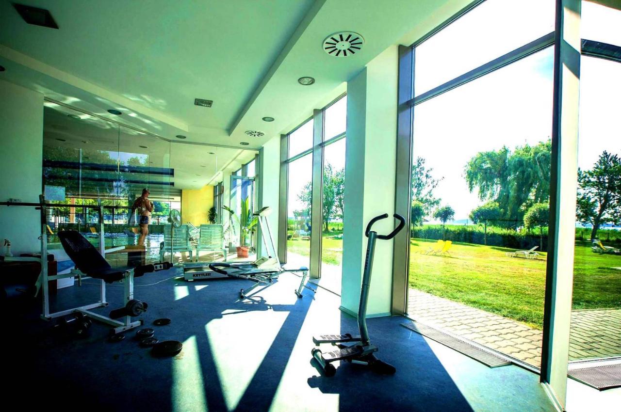 Club 218 Wellness Luxus Apartman Siófok Exteriör bild