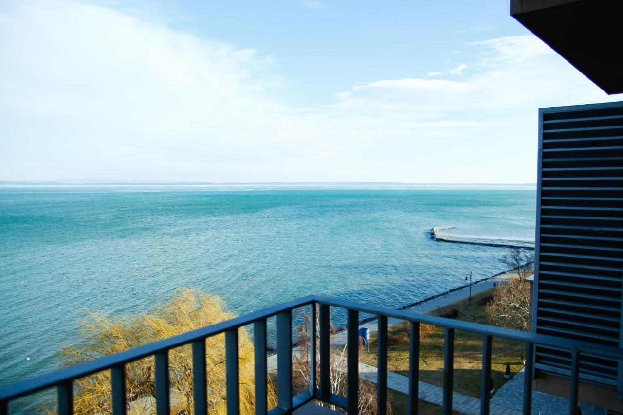 Club 218 Wellness Luxus Apartman Siófok Exteriör bild