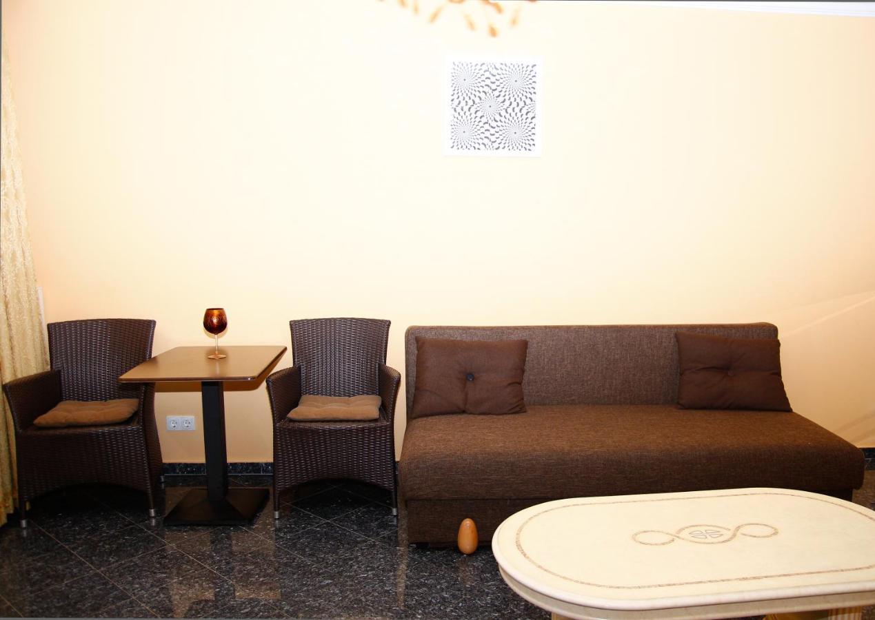Club 218 Wellness Luxus Apartman Siófok Exteriör bild